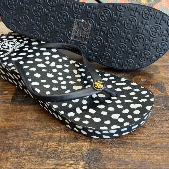 Tory Burch Shoes - Tory Burch Thandie Black/White Speckled Wedge Flip Flop Sandals US10